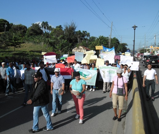 Bloques Juntas de Vecinos de PP marchan en protesta contra problemáticas sociales