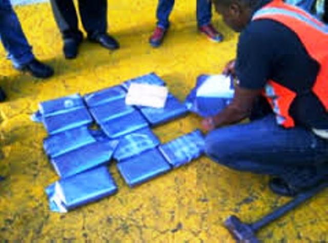 No hay nadie detenido por alijo de 15 paquetes cocaína encontrados aeropuerto PP
