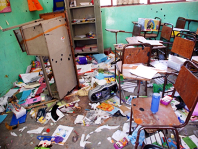 Delincuentes roban escuela nocturna en Padre Las Casas; hallan hombre ahorcado en Sosúa