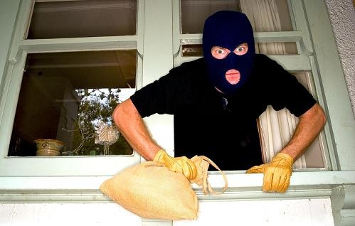 Ladrones saquean residencia en Las Caobas; se llevan efectos electrónicos y dinero