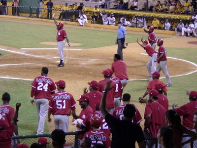 Con triunfo de leones se produce triple empate en Round Robin pelota criolla