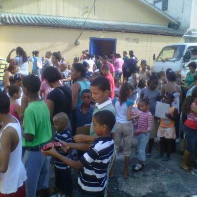 Entidades realizan entrega de juguetes a niños en sectores pobres de PP