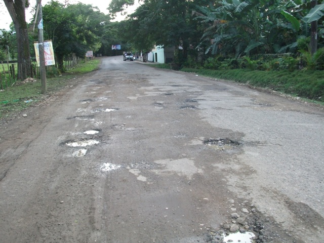 Denuncian malas condiciones carretera Imbert-Guananico
