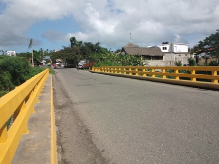Obras Públicas acondiciona puente sobre río Bajabonico