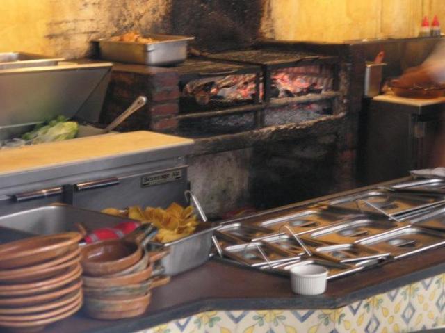 Por efectos de la reforma fiscal, suben servicios de comida en fondas y comedores