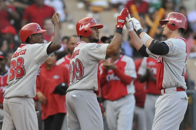 Leones blanquean Águilas y dominan serie final béisbol dominicano