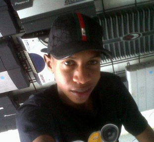 Muere joven al chocar su motocicleta con un auto en el Malecón PP