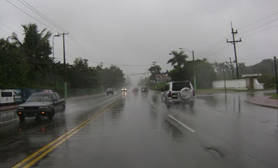 Amaneció lloviendo en PP; seguirá nubosidad y precipitaciones hasta el fin de semana
