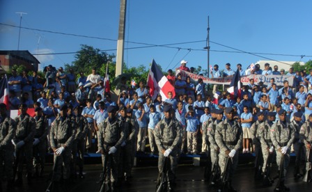 Con desfile cívico-militar inician actividades mes de la patria en Río San Juan