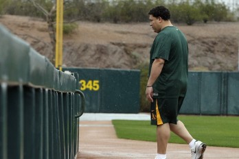 Lanzador puertoplateño se presenta contento a los entrenamientos de su equipo en Phoenix