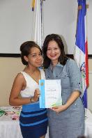 20 Niñas reciben diplomas tras terminar curso de bisutería impartido por Ilana Neumann