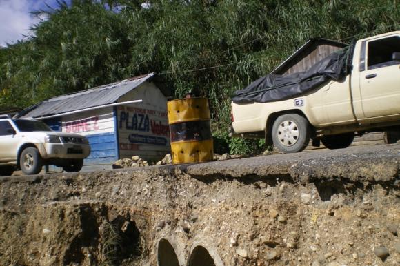 Advierten que si no inician trabajos reparación carretera turística volverán las protestas