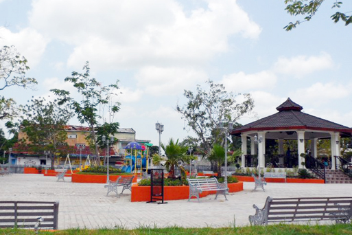 Autoridades municipales declaran día festivo por los 113 años de fundación de Imbert