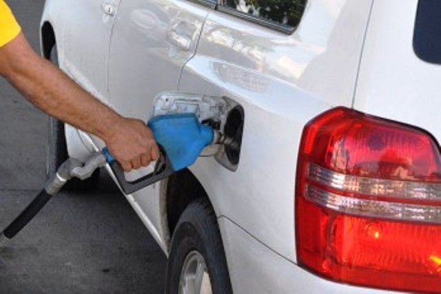 Gobierno RD dispone aumento en precios de combustibles