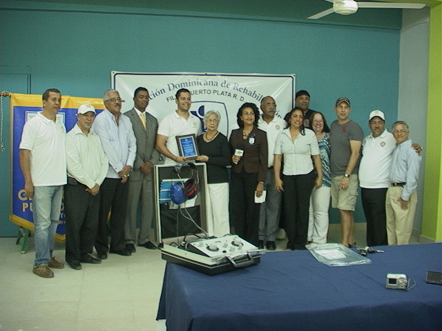 Club Rotario dona audiómetro a la Asociación de Rehabilitación PP