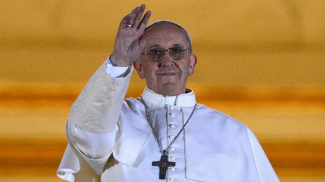 Escogen cardenal argentino como nuevo Papa; adopta el nombre de Francisco I