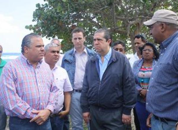 Ministro de Turismo visita a PP y realiza múltiples promesas