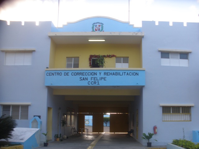 Internos Centro Correccional San Felipe obtienen altas calificaciones en programa educación a distancia