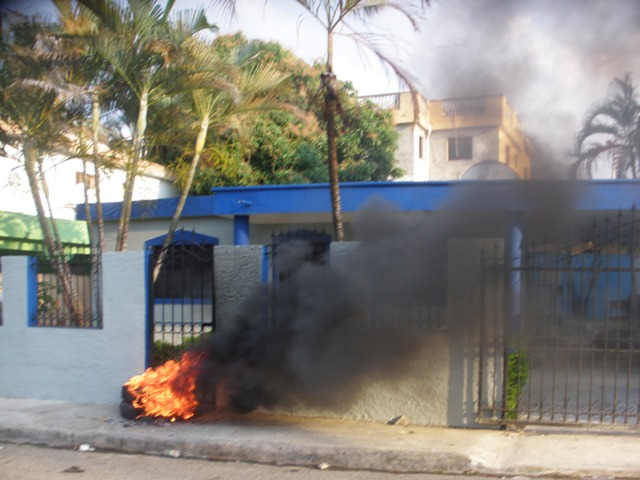 Vigilantes protestan exigiendo pago de quincenas atrasadas