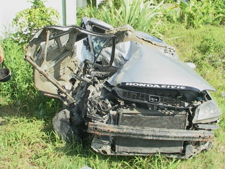 Continúan accidentes frente al vertedero por malas condiciones de carretera