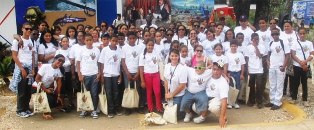 Programa “Nuestra Gente TV” organiza tours de puertoplateños a Feria del Libro 2013