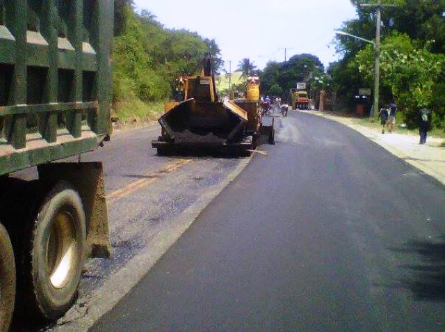 Obras Públicas repavimenta tramo carretero PP-Maimón que se encontraba muy deteriorado