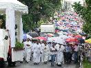 Feligresía católica de PP realiza tradicional procesión en el Día de Corpus Christi