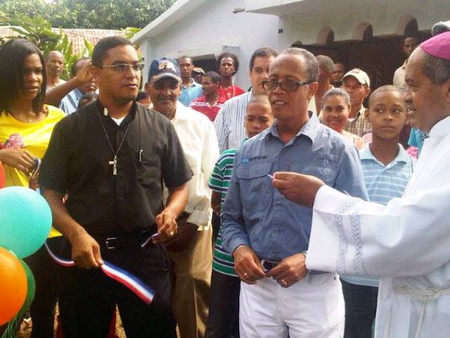 Inauguran acueducto comunitario construido por instituciones benéficas en Barrero de Imbert