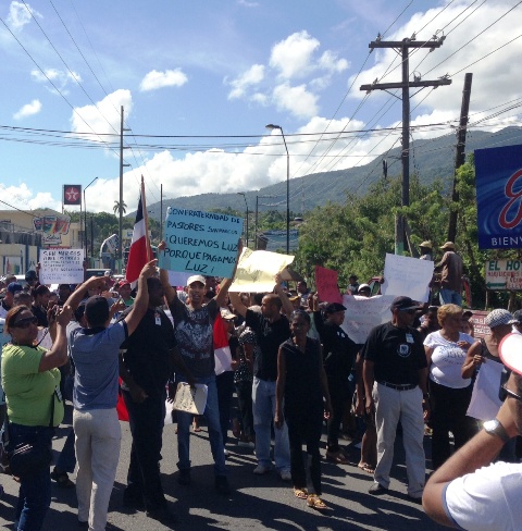 Moradores en San Marcos realizaran vigilia frente a EDENORTE por los largos apagones