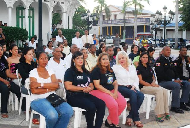 Fiscalía de Puerto Plata realiza acto en contra de la violencia hacia la mujer