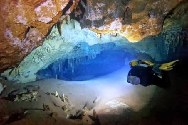 Medio Ambiente prepara protocolo co-manejo cueva descubierta en parque natural El Choco 