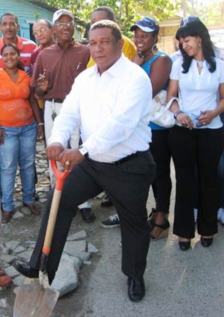 Presidente Consejo edilicio Montellano acusa alcalde de monopolizar las obras del cabildo