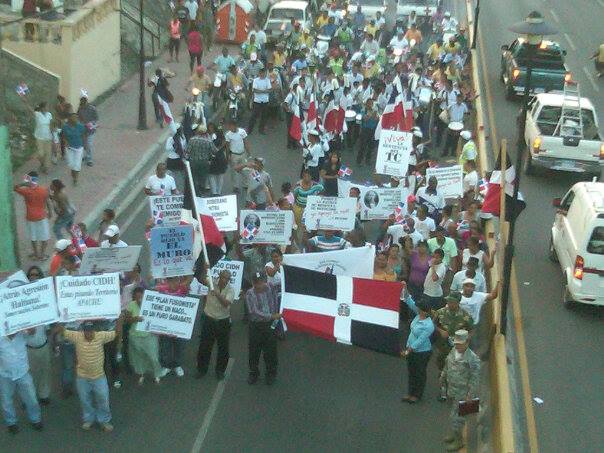 Realizan marcha en PP por la dominicanidad y en repudio a las hostilidades por sentencia del TC