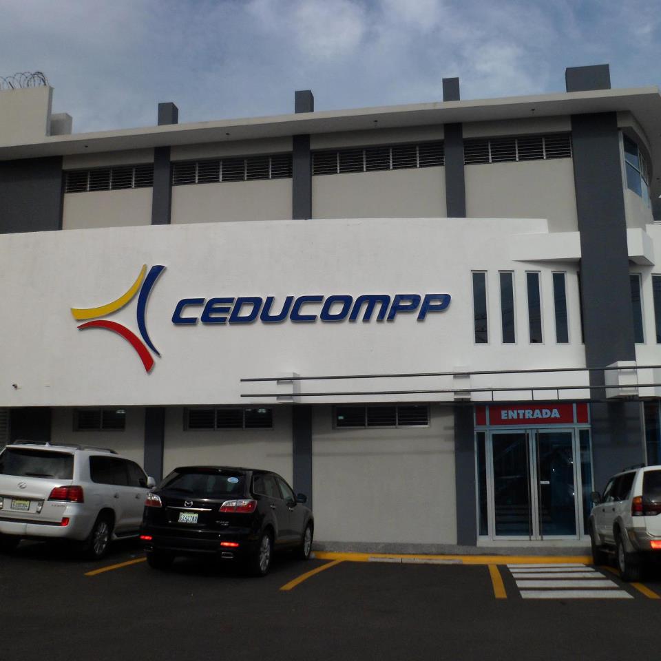 Miles de personas abarrotaron instalaciones de Ceducompp aprovechando ofertas del Black Friday
