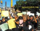 Mujeres vestidas de negro protestan en Montellano; piden rescindir contrato arrendamiento ingenio