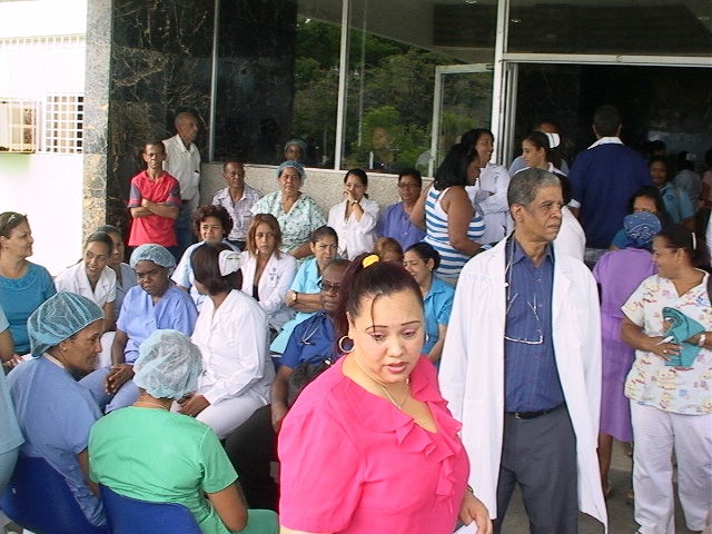 Llega a tercer día paro de los profesionales de la salud en hospital público de PP