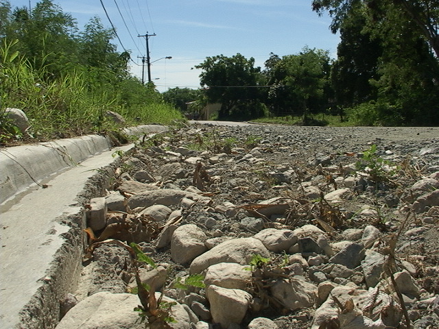 Moradores en Don Armando exigen pavimentación parte final de calle Enlace Turístico
