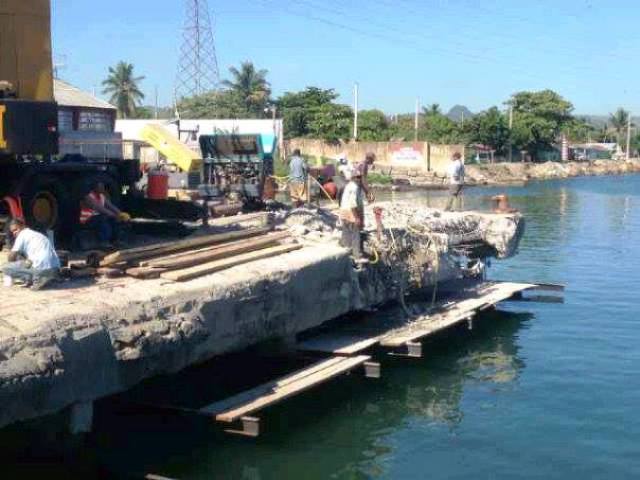 Gobierno inicia reparación de un área del muelle comercial de PP