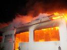 Incendio reduce a cenizas vivienda en el Ingenio Amistad de Imbert