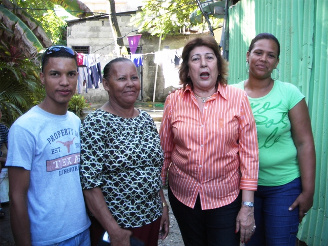 Gobierno a través de gobernación de PP inicia jornada reconstrucción 150 viviendas de familias pobres
