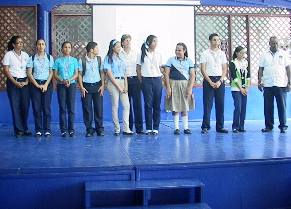 Ruta Juvenil entrega medallas a estudiantes meritorios de Puerto Plata