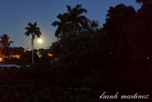 Puertoplateños admiran fenómeno “Superluna” que fue  visto anoche en otros pueblos de la RD