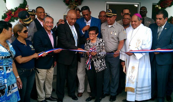 Inauguran destacamento policial en Montellano luego de operar por décadas en una casucha destartalada a orillas del río Camú