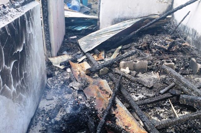 Niña autista resulta con quemaduras en incendio consumió parte de una vivienda en el sector El Javillar
