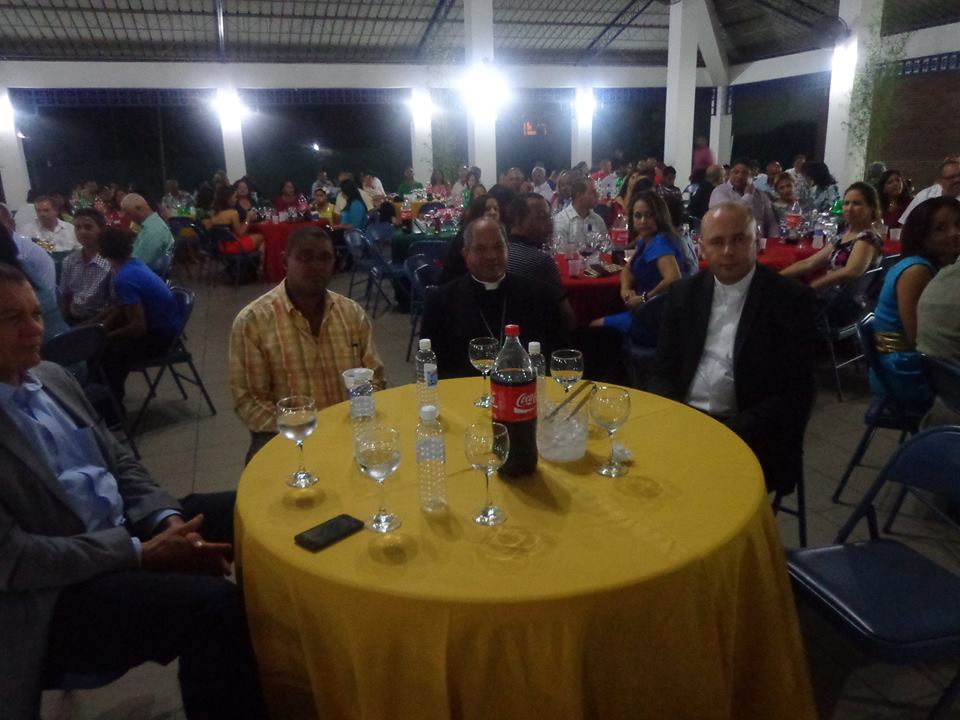 Ganaderos realizan su tradicional cena de Navidad entre música y reconocimientos a fundadores