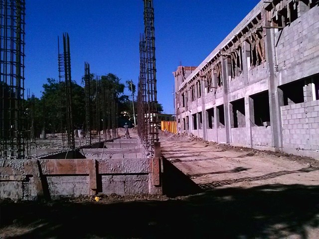Avanzan trabajos construcción Liceo de Maimón que era demandado por esa comunidad