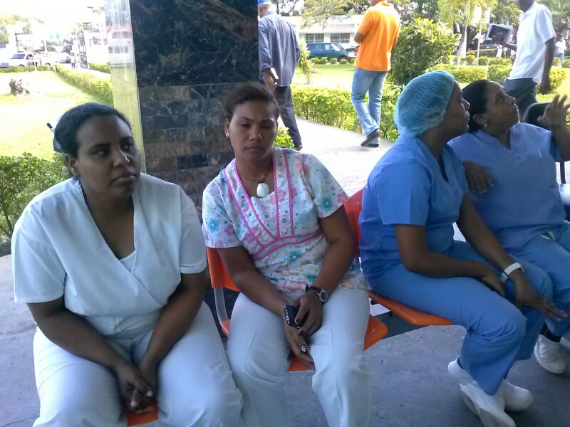 Enfermeras del IDSS se encuentran en huelga en hospitales de PP debido a salarios atrasados