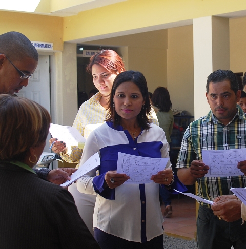 Fiscal Alba Núñez y Consejo Nacional de Drogas visitan escuela de Sordomudos en PP