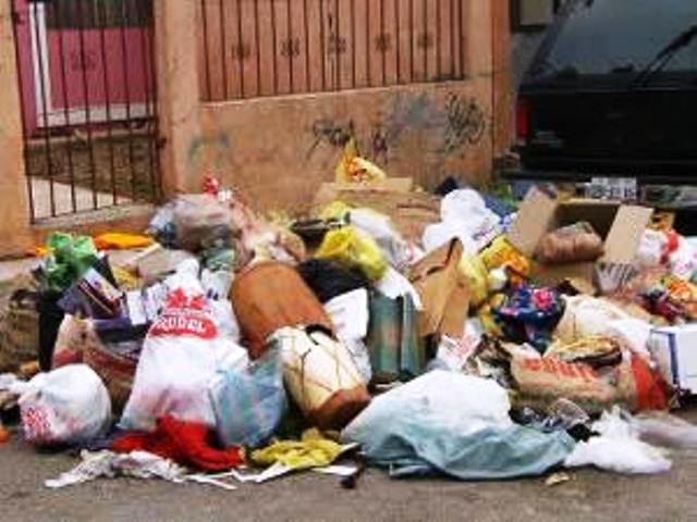 Denuncian deficiencia en recogida de basura en populoso sector de Villa Progreso