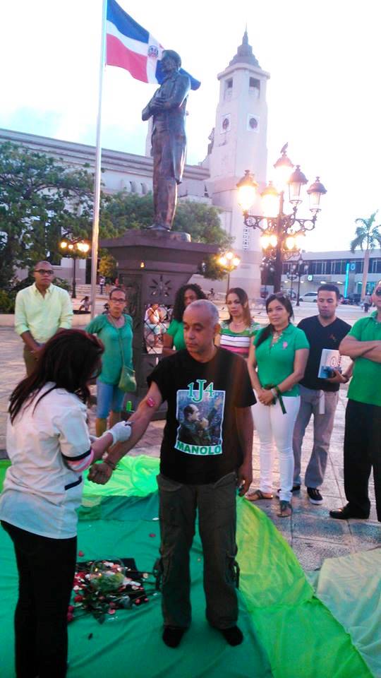 Realizan acción performántica en favor de que Loma Miranda sea declarada Parque Nacional